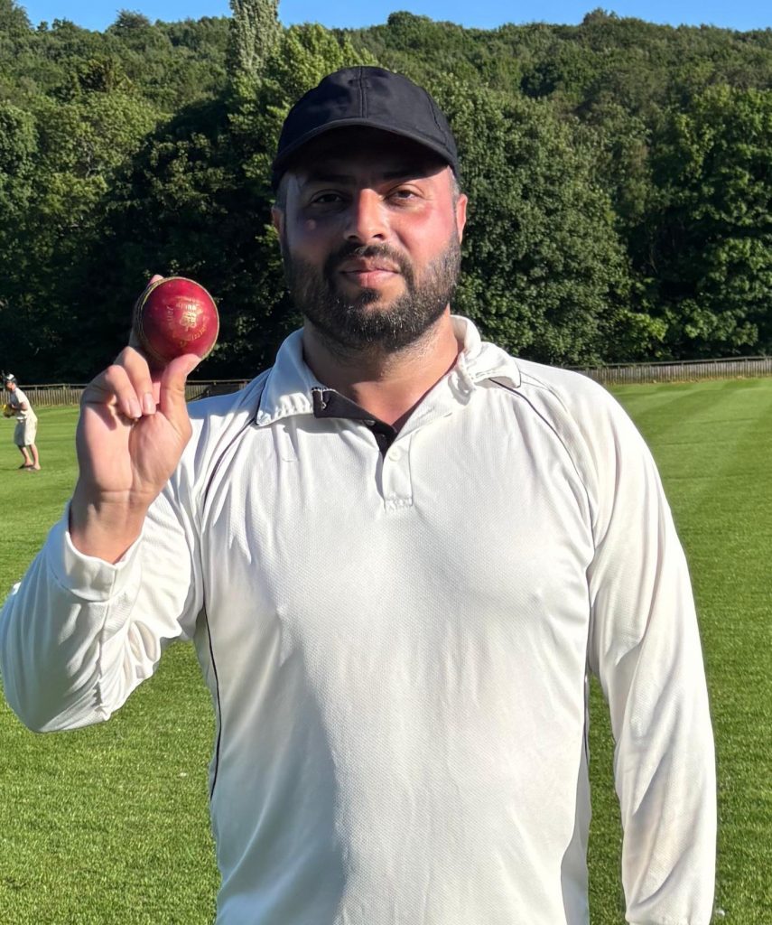 Usman Fareed Nathia United 6 for 14 runs