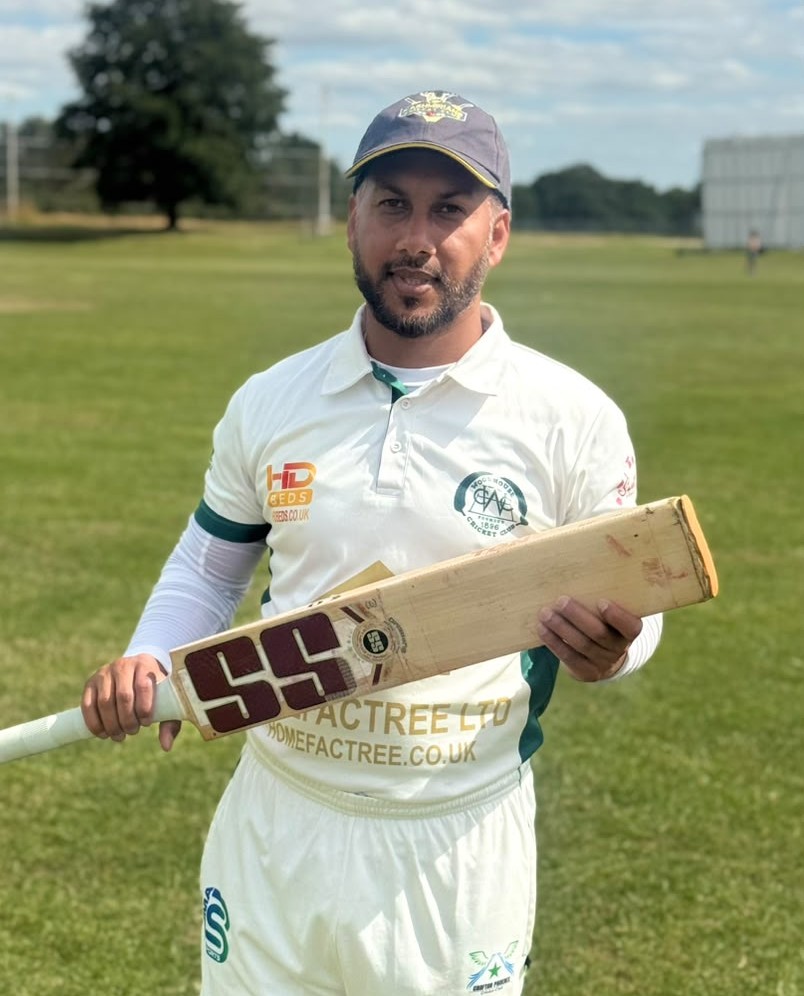 Saeed Akhtar, Kashmirians cc 46 runs of 50 balls 2 catches behind the wicket