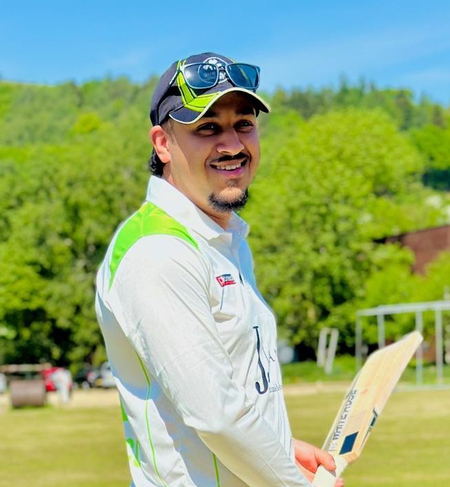 Younas Shahzad 38 runs from Friends CC
