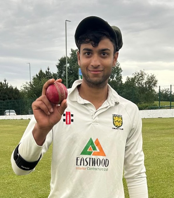 Aryan Pandita, Leeds Star 5 for 24 runs